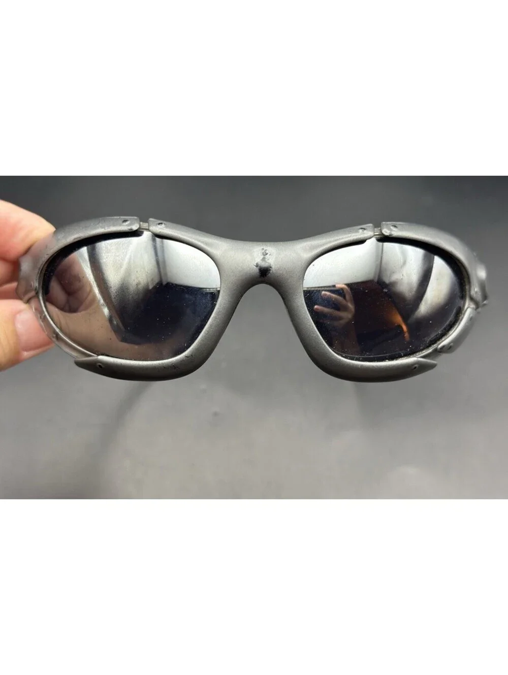 Oakley Plate Dark Silver/Black Iridium Lenses